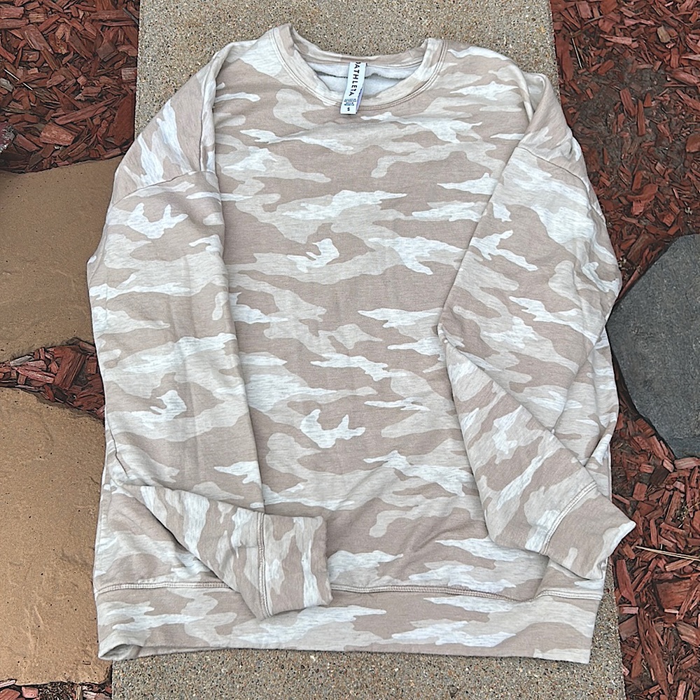 Athleta Ladies S Oversized Camo cream & tan soft Sweatshirt